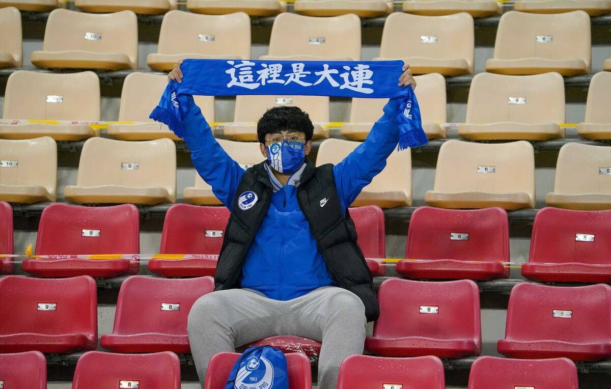 包含罗马小胜对手，球迷热情喜悦的词条