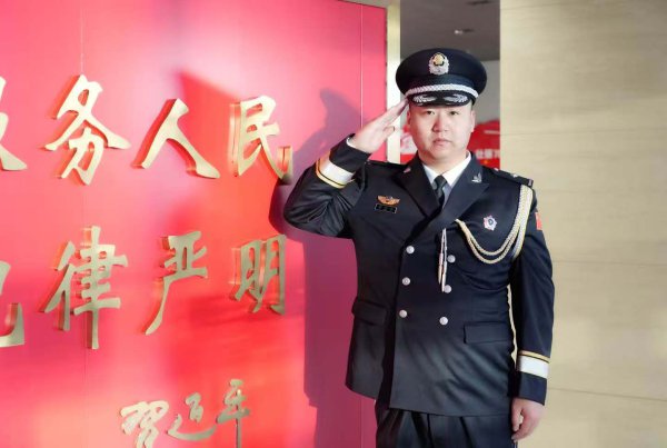 敬业奉献，胜利永远在忠诚的人身旁